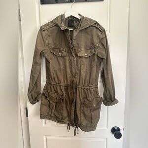 Talula Army Green Utility Jacket with Lightweight Design